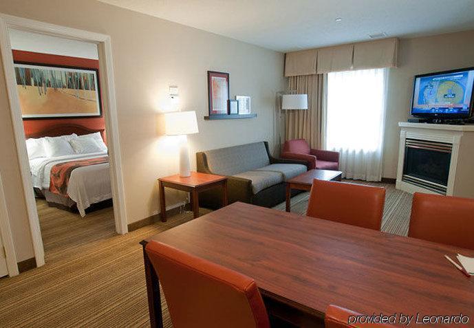 Hawthorn By Wyndham Erie Hotel 3*